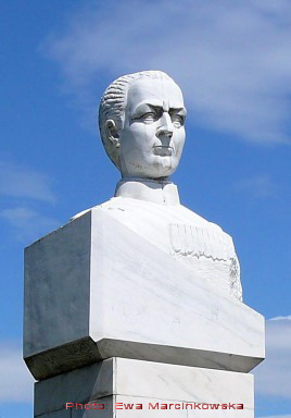 The statue of the general Mociulschi